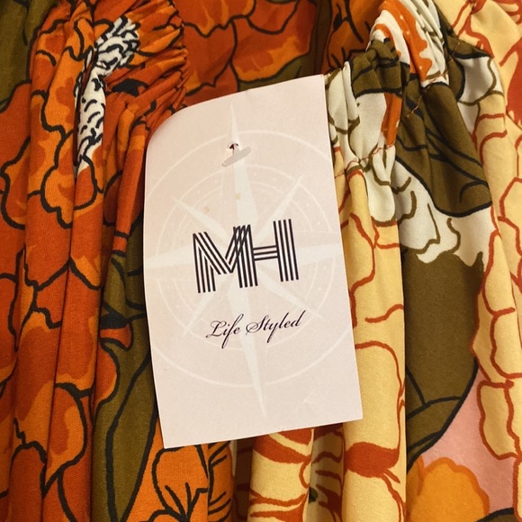 NWT Fore maxi dress with scoop back and ruffle bottom. Size M. Beautiful! - Picture 5 of 7